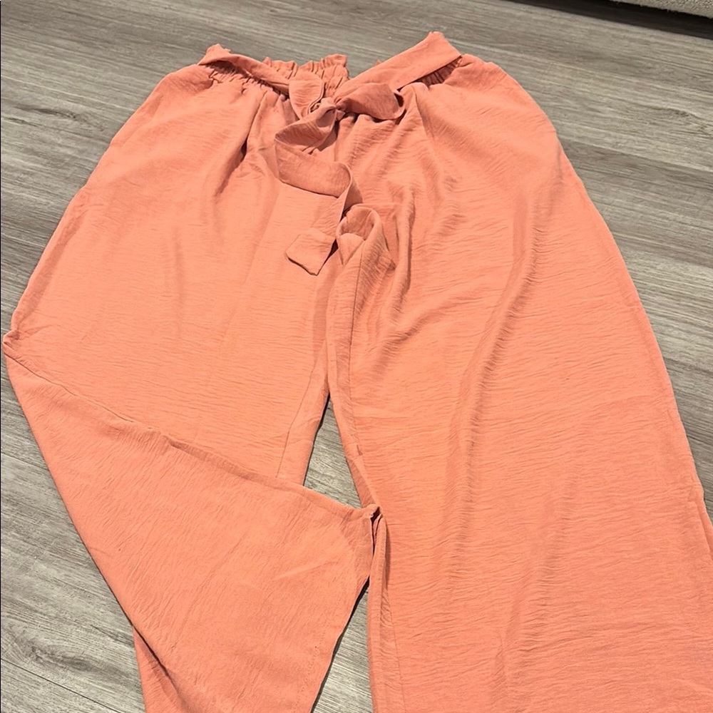 Wide leg, elastic waist pant size xl